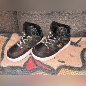 Dc shoes